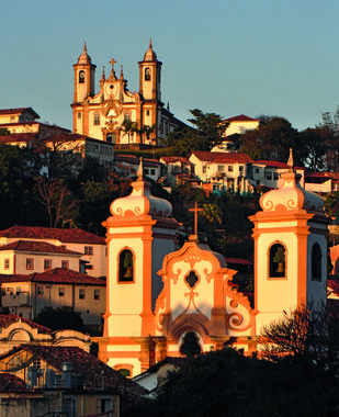 A Cidade Histórica de Ouro Preto, um dos 16 Patrimônios do Brasil reconhecidos pela UNESCO.