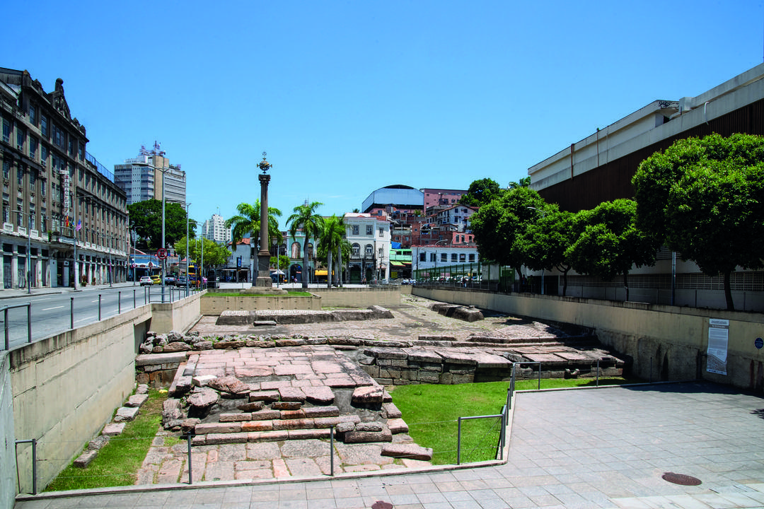 Sítio Arqueológico Cais do Valongo, um dos 16 Patrimônios do Brasil reconhecidos pela UNESCO.